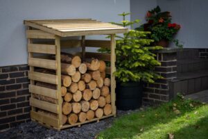 compact_pent_log_store_side_view_with_logs